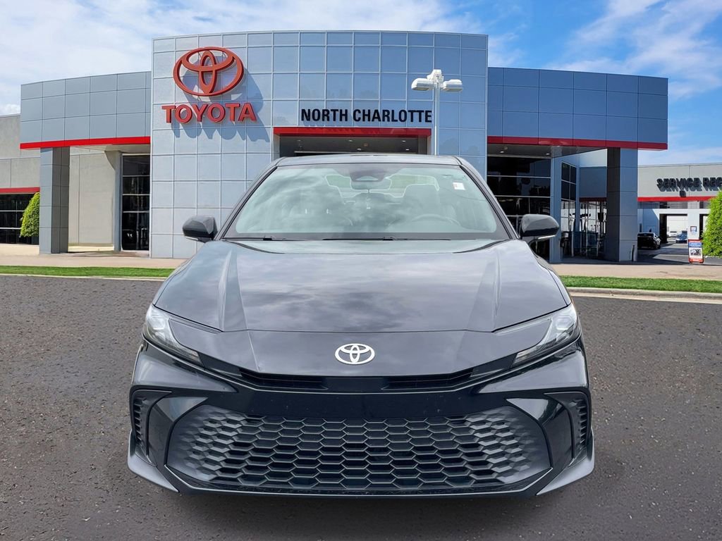 Used 2025 Toyota Camry SE FWD image 9