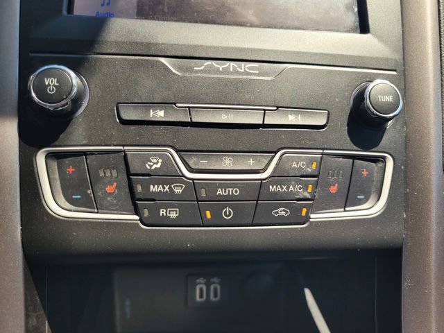 Used 2020 Ford Fusion SEL FWD image 23