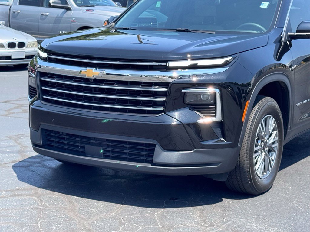 Used 2024 Chevrolet Traverse LT FWD image 36