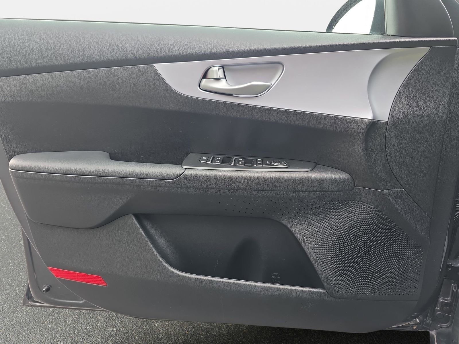 Used 2024 Kia Forte LXS FWD image 27