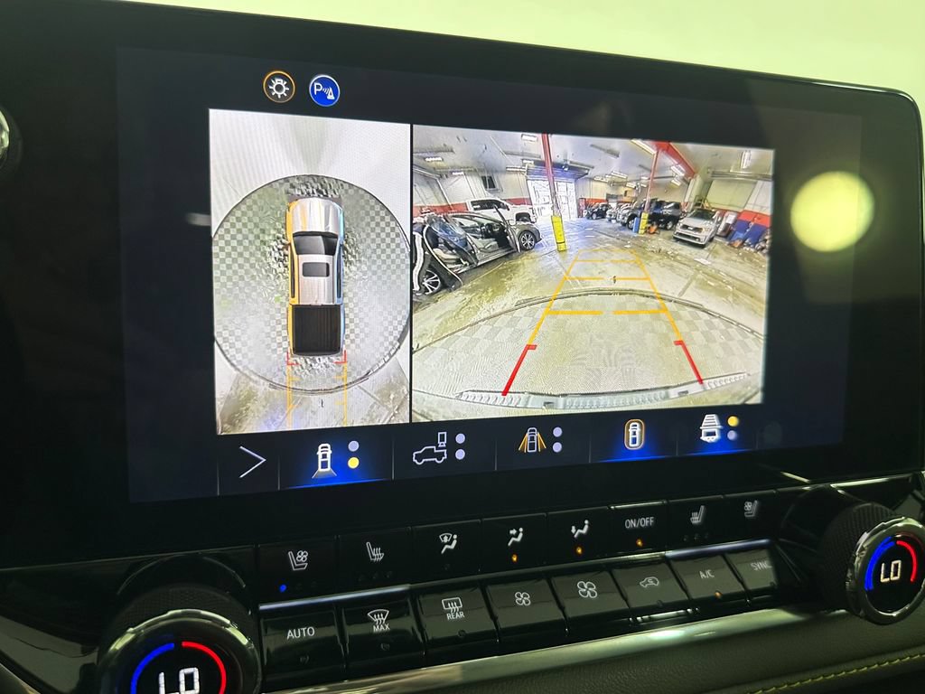 Used 2024 Chevrolet Colorado ZR2 w/ ZR2 Convenience Package III AWD/4WD image 18