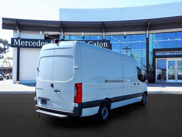 New 2025 Mercedes-Benz eSprinter 170 Cargo image 3