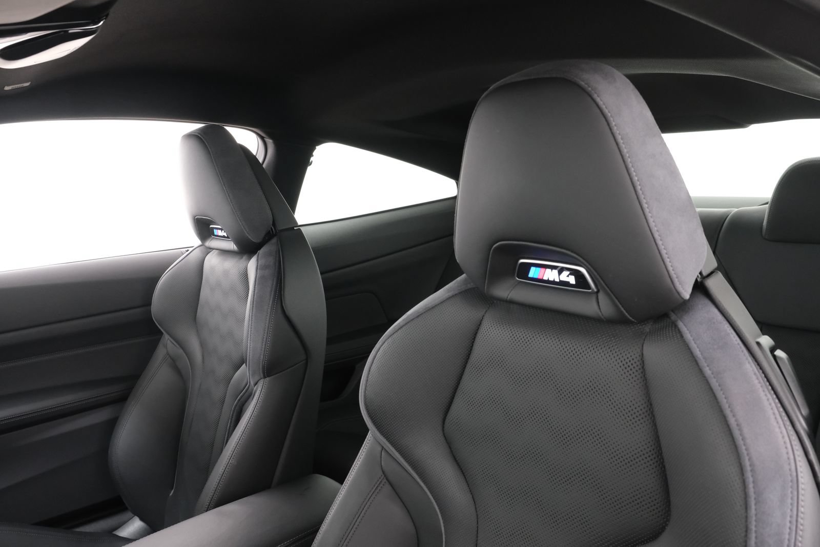Used 2024 BMW M4 Coupe w/ Executive Package RWD image 31