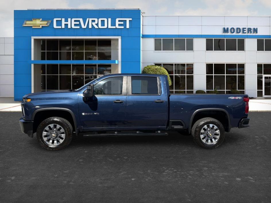 Used 2023 Chevrolet Silverado 2500 Custom w/ Custom Value Package image 2