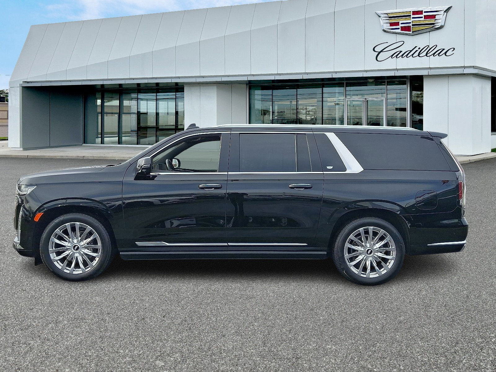 Certified 2024 Cadillac Escalade ESV Premium Luxury w/ Performance Package image 2