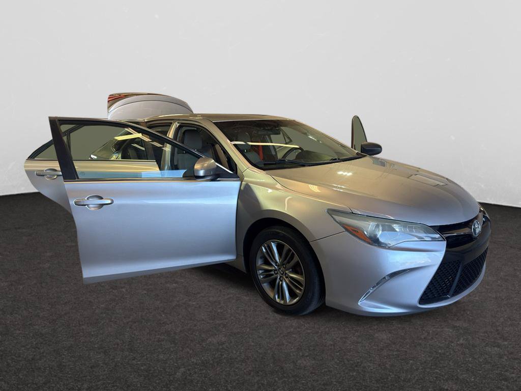 Used 2016 Toyota Camry SE FWD image 9
