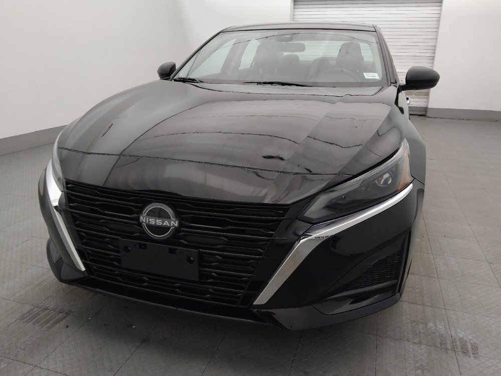 Used 2025 Nissan Altima 2.5 SV FWD image 15