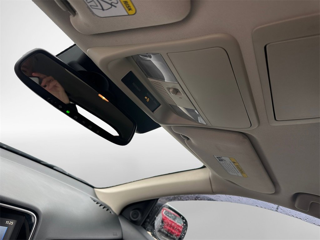 Used 2020 Mitsubishi Outlander SE image 23