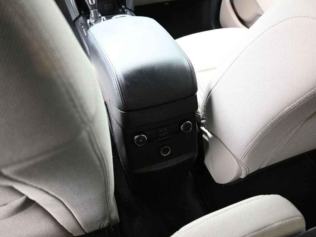 Used 2018 Ford Explorer XLT image 21