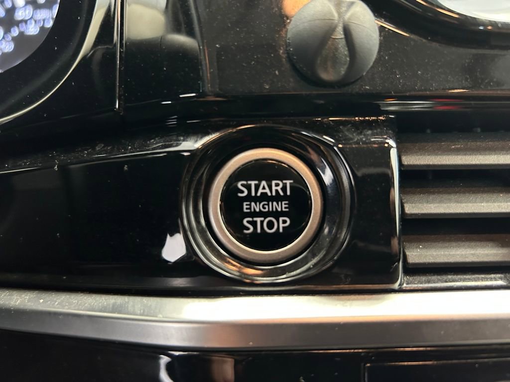 Used 2022 Nissan Pathfinder SV w/ SV Premium Package image 19