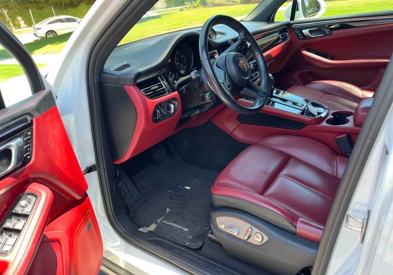 Used 2023 Porsche Macan AWD/4WD image 7