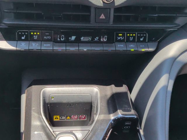 Used 2024 Toyota Crown Platinum AWD/4WD image 25