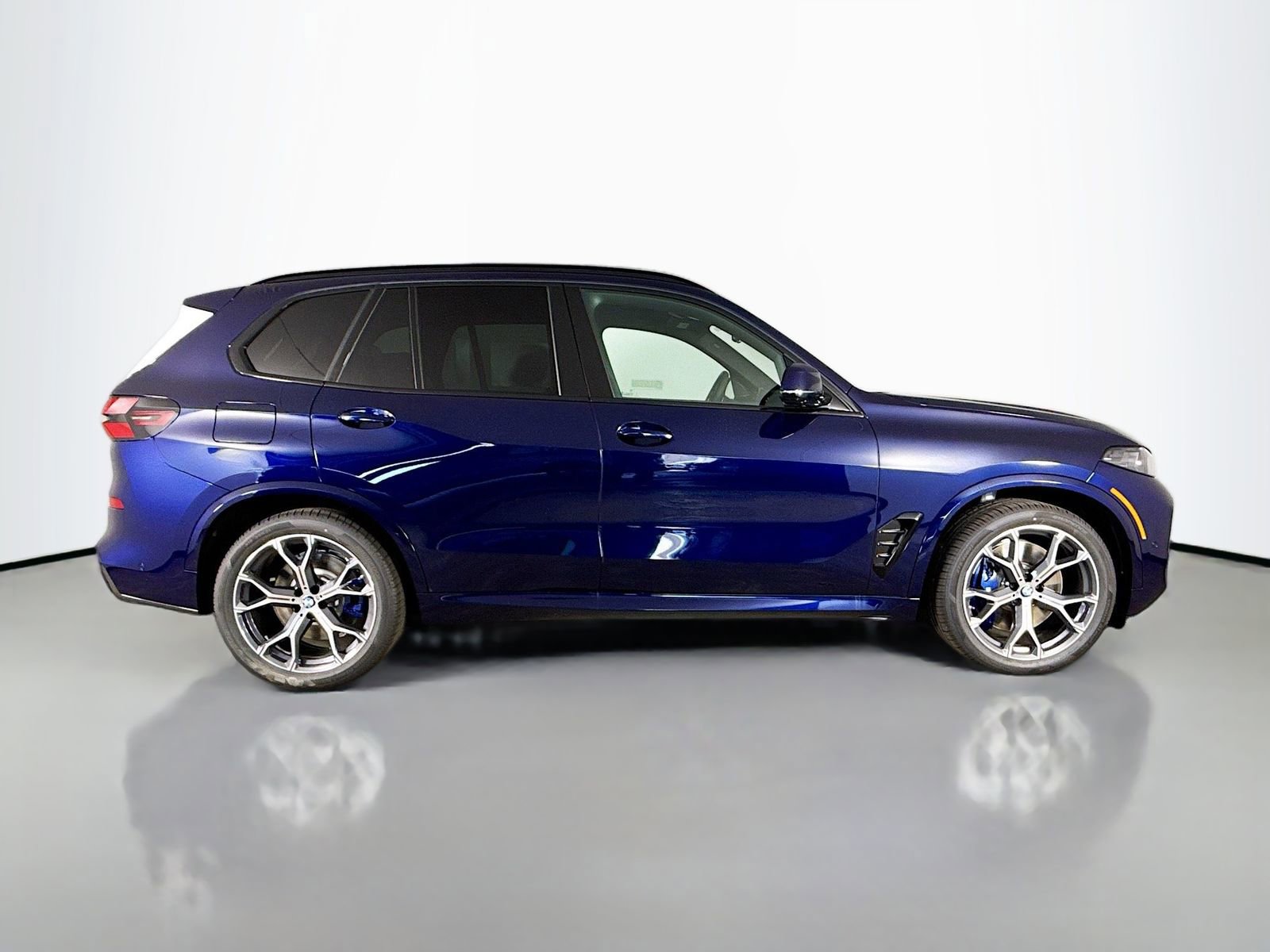 New 2026 BMW X5 xDrive50e w/ M Sport Package AWD/4WD image 8