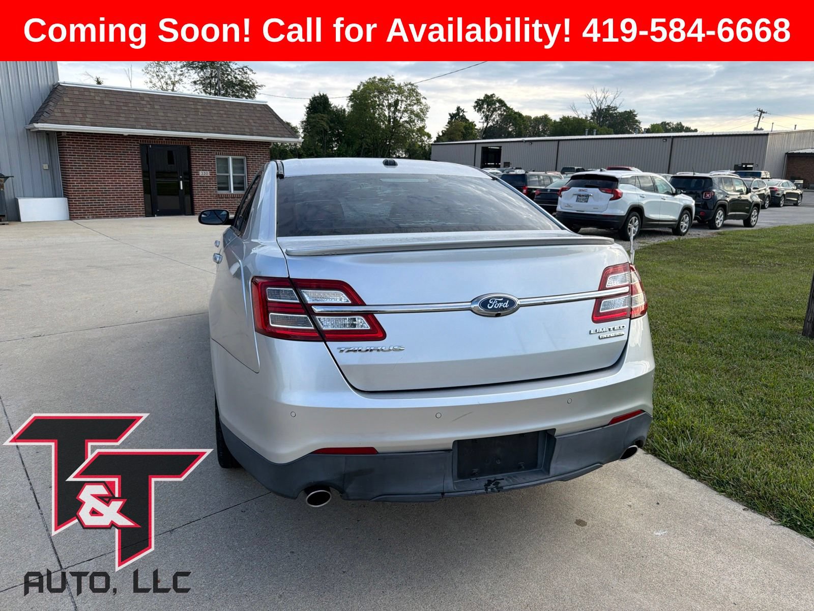 Used 2015 Ford Taurus Limited FWD image 3