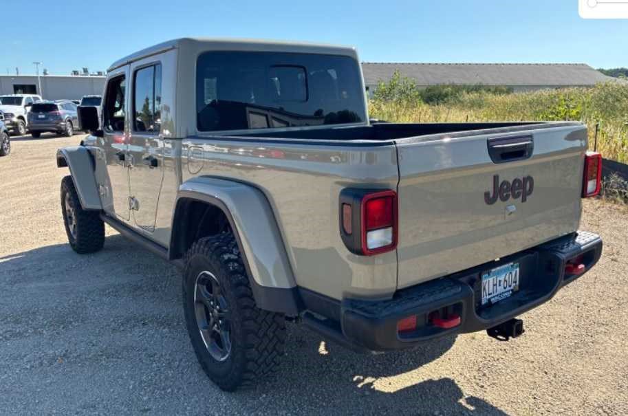 Used 2022 Jeep Gladiator Rubicon w/ Cold Weather Group AWD/4WD image 4