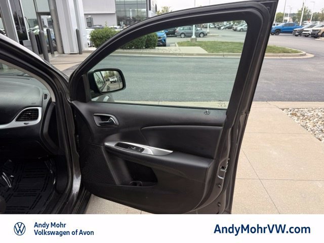 Used 2016 Dodge Journey SXT w/ Comfort/Convenience Group FWD image 14