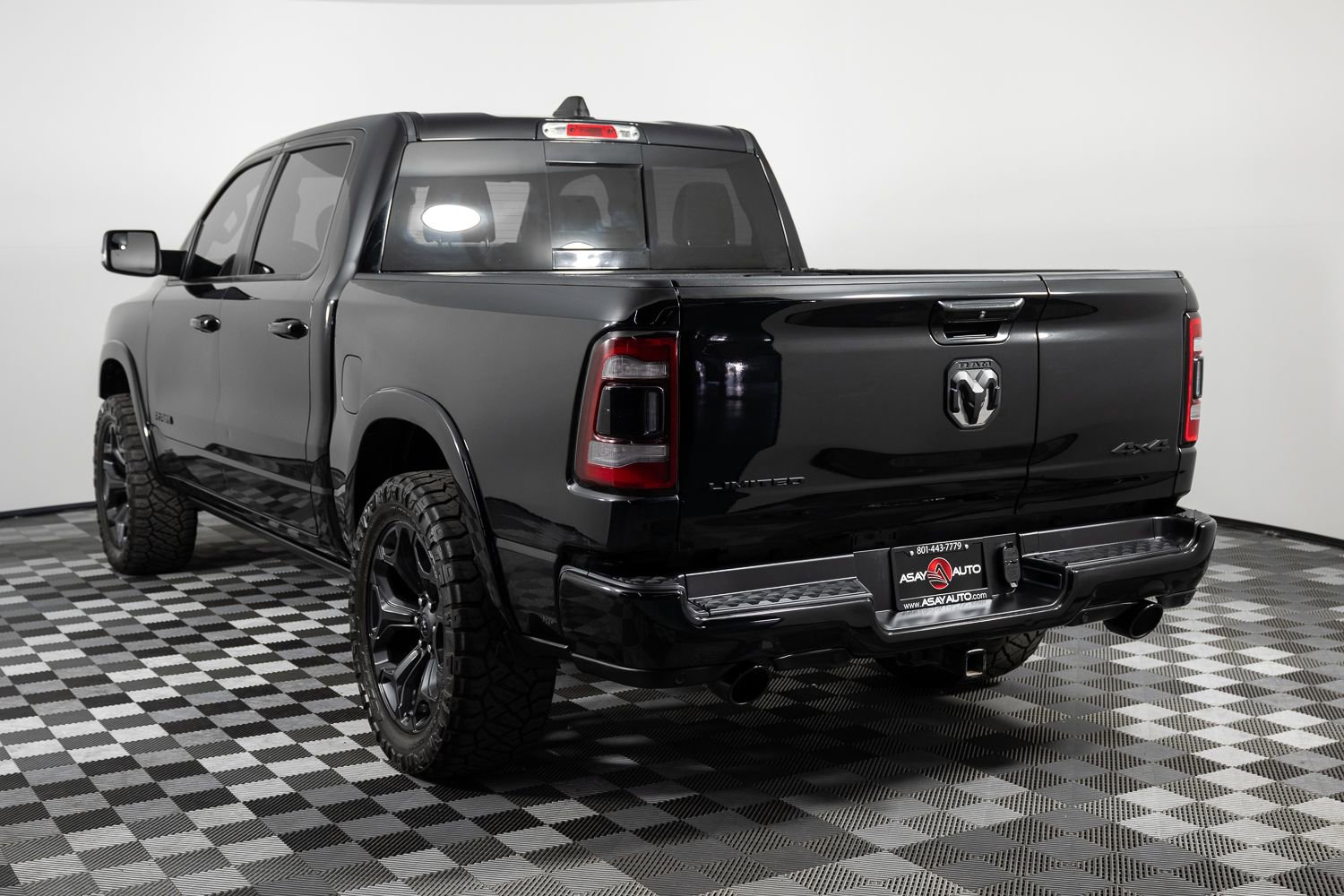 Used 2020 RAM 1500 Limited w/ Black Appearance Package image 5