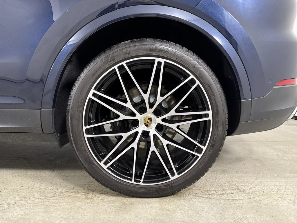Certified 2024 Porsche Cayenne Coupe AWD/4WD image 14