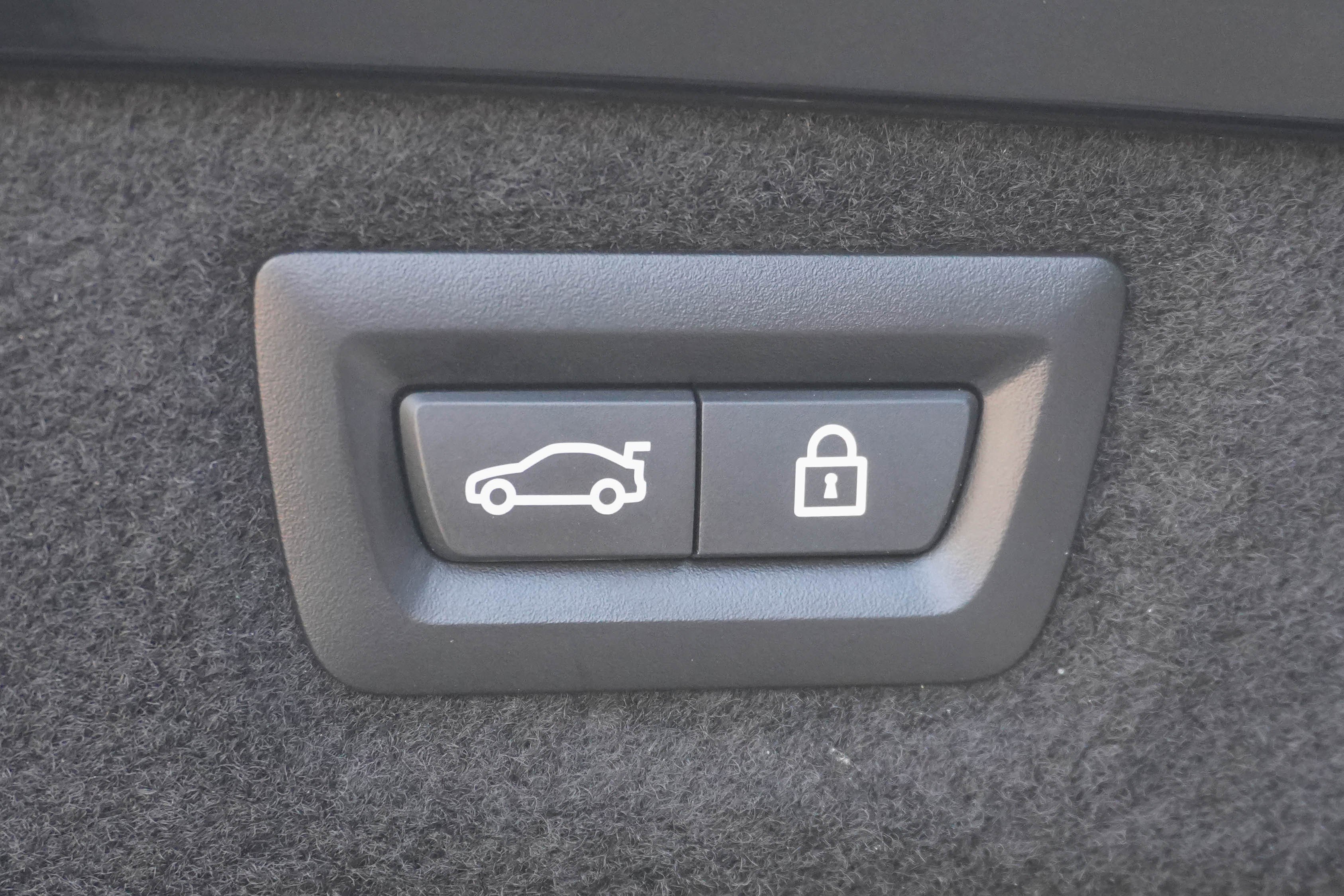 Used 2023 BMW M8 Competition w/ M Carbon Exterior Package AWD/4WD image 39