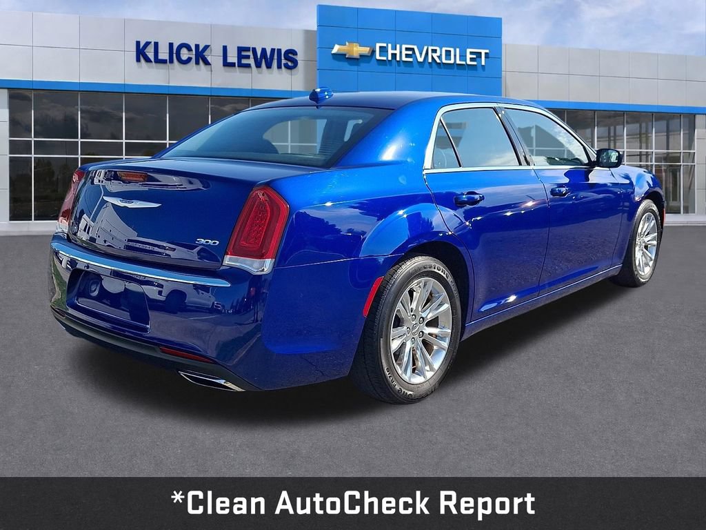 Used 2021 Chrysler 300 Touring w/ Driver Convenience Group RWD image 8