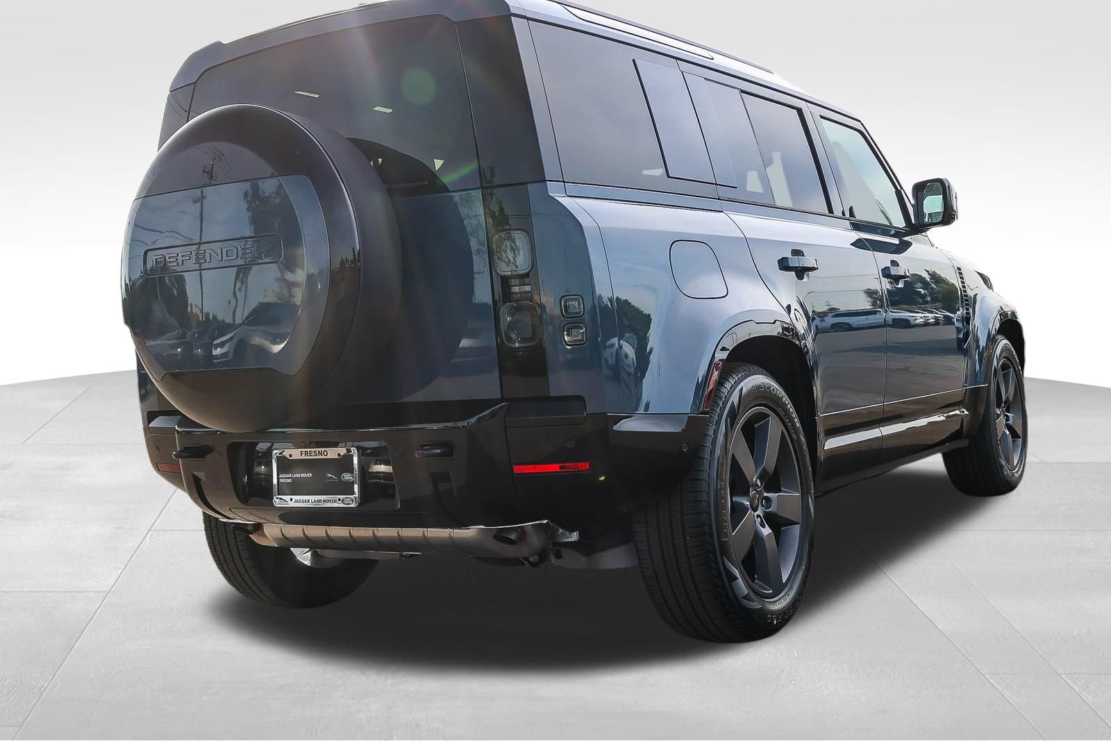 New 2026 Land Rover Defender 110 X-Dynamic SE AWD/4WD image 5