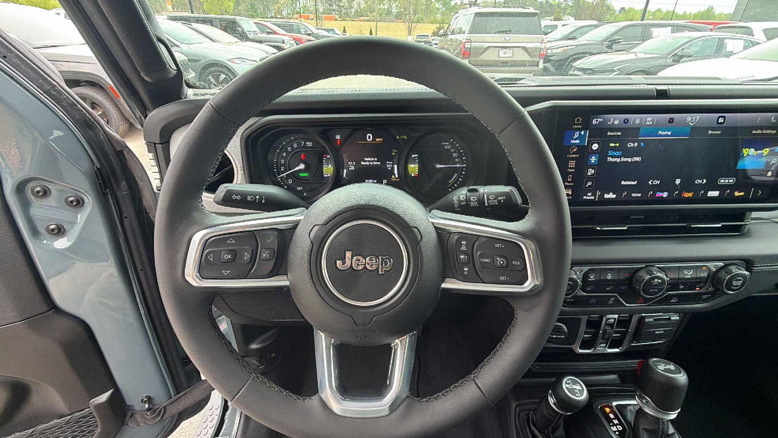 Used 2025 Jeep Wrangler Sahara image 26