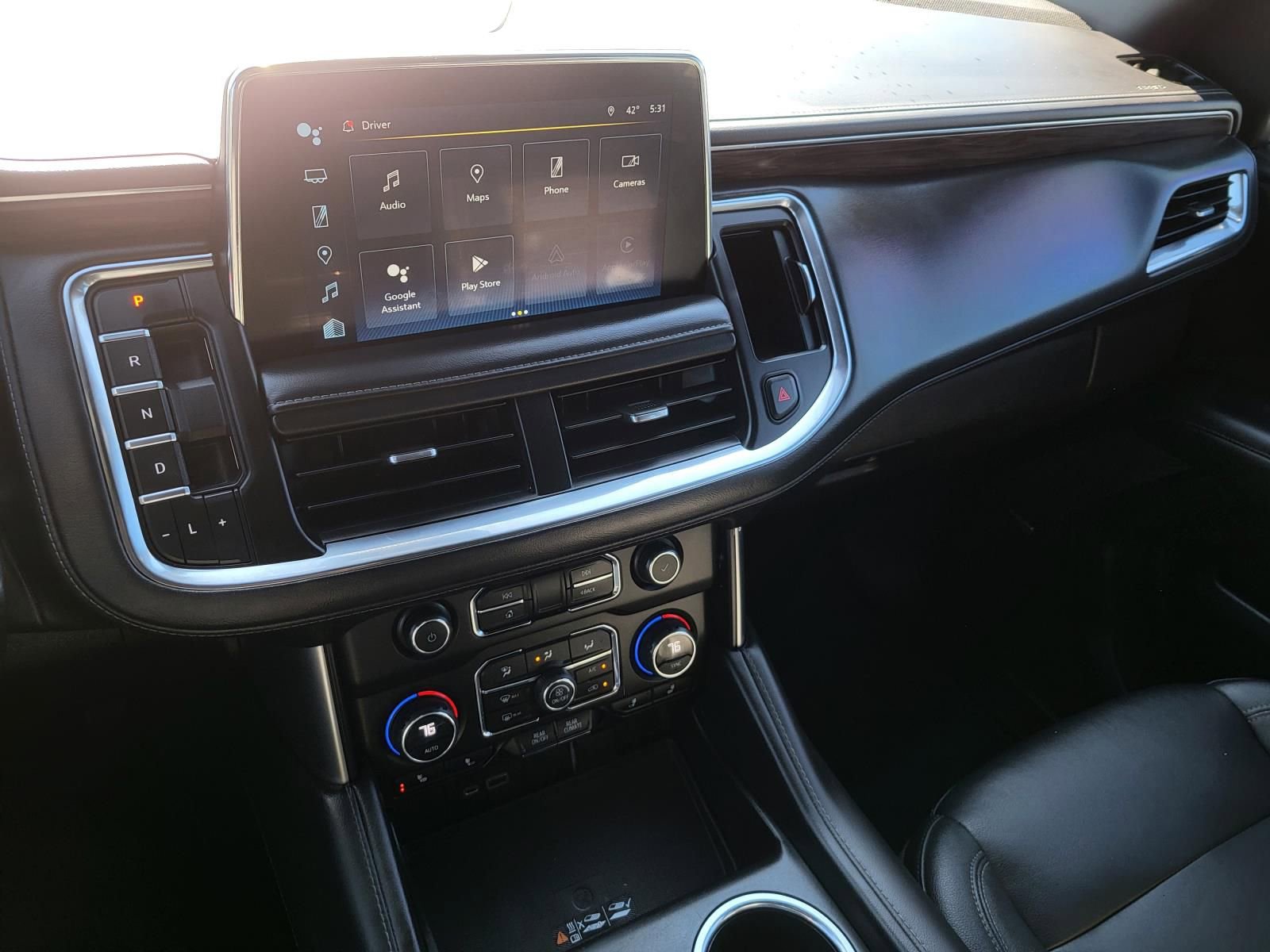 Used 2023 Chevrolet Suburban Z71 w/ Luxury Package image 4