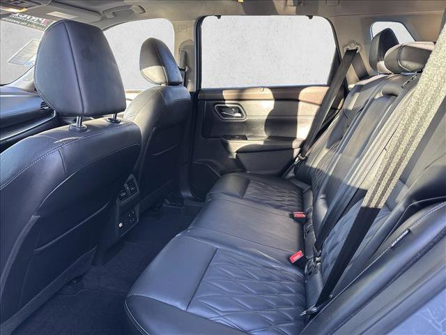 Used 2021 Nissan Rogue Platinum image 15