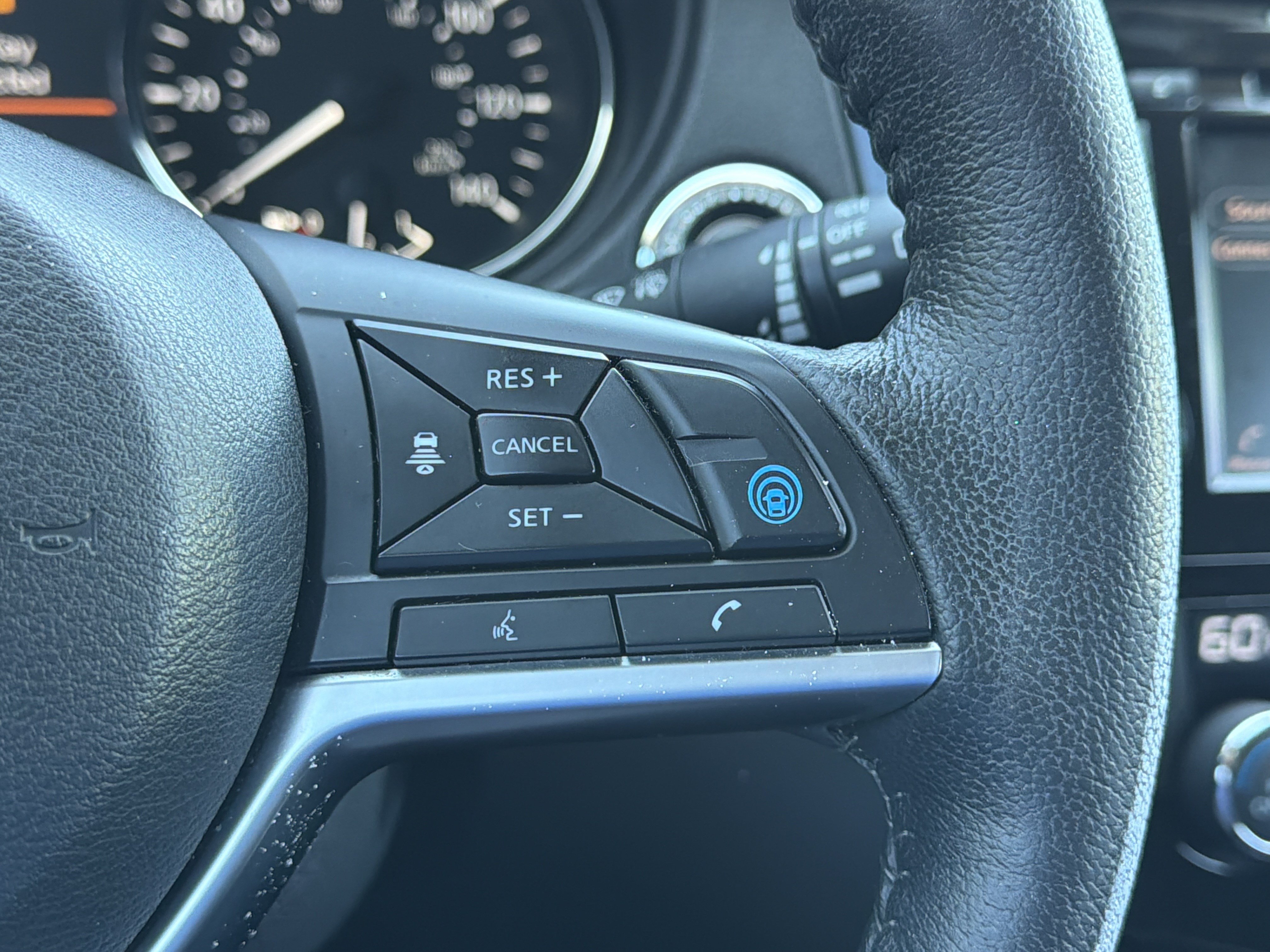 Used 2020 Nissan Rogue SV w/ Premium Package FWD image 15