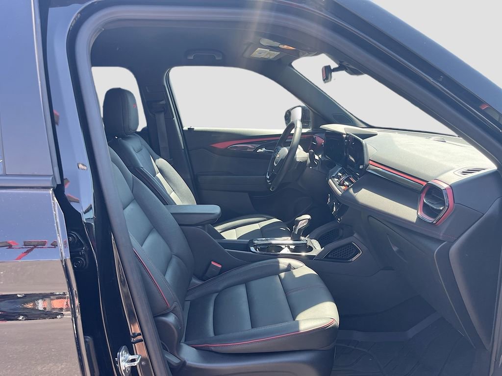 Used 2024 Chevrolet TrailBlazer RS w/ Driver Confidence Package image 27