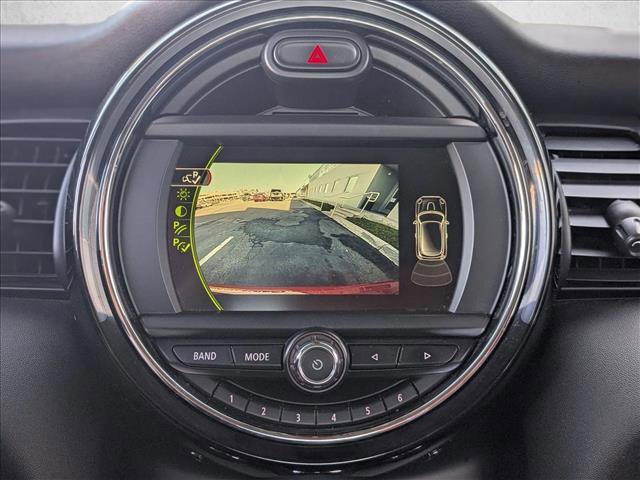 Used 2018 MINI Cooper 2-Door Hardtop image 13