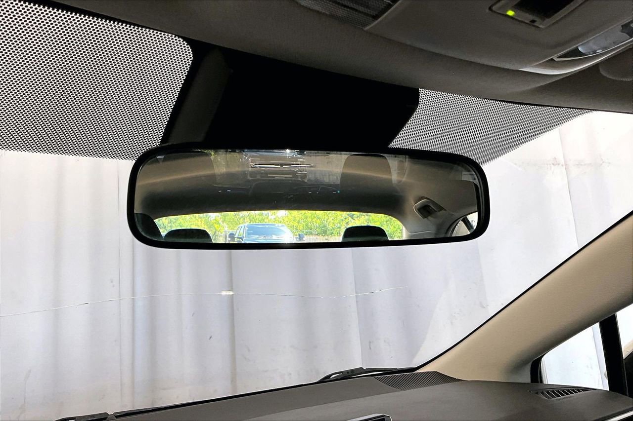 Used 2021 Toyota Corolla LE FWD image 17