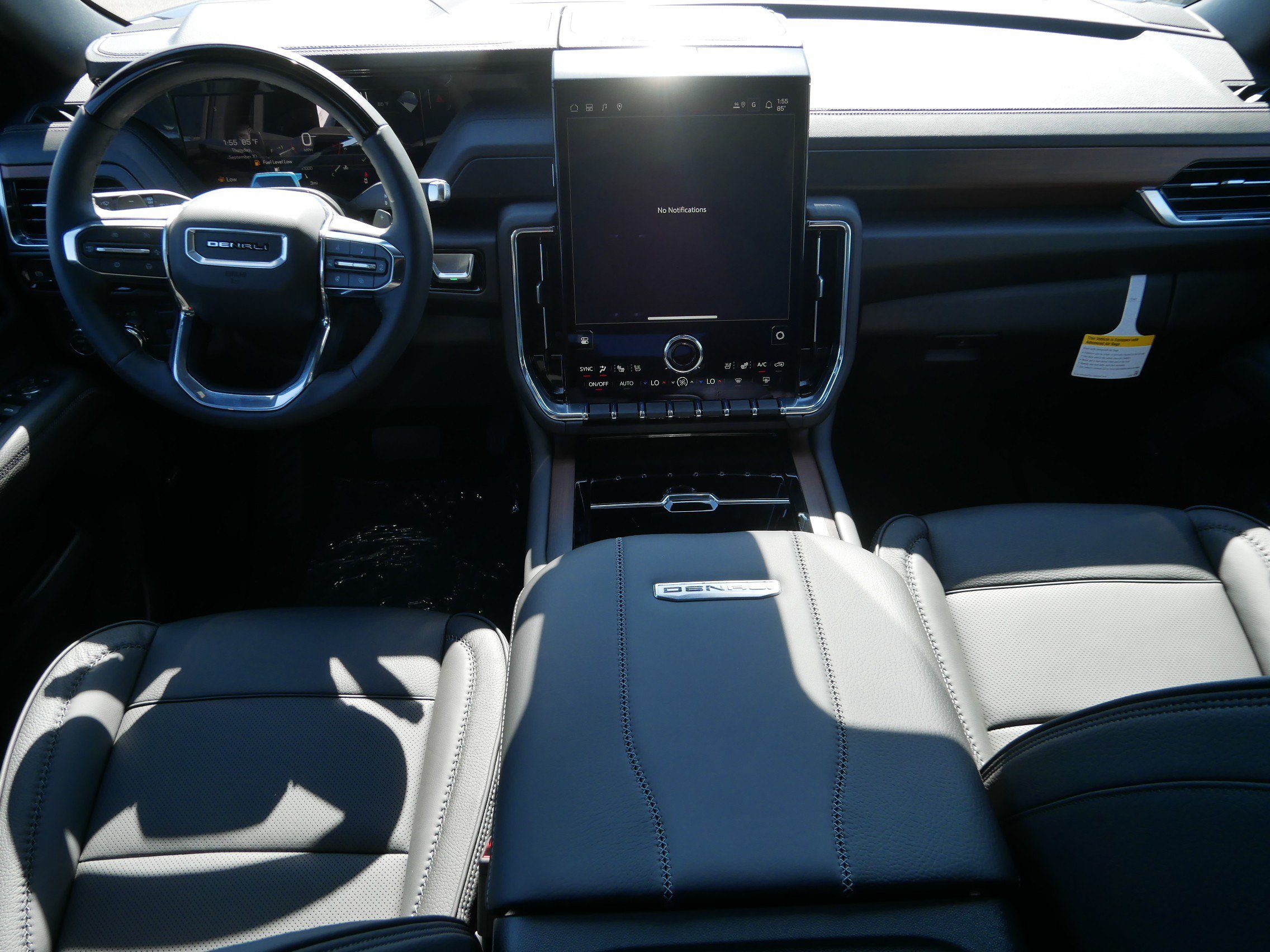 New 2026 GMC Yukon XL Denali w/ Denali Reserve Package AWD/4WD image 6
