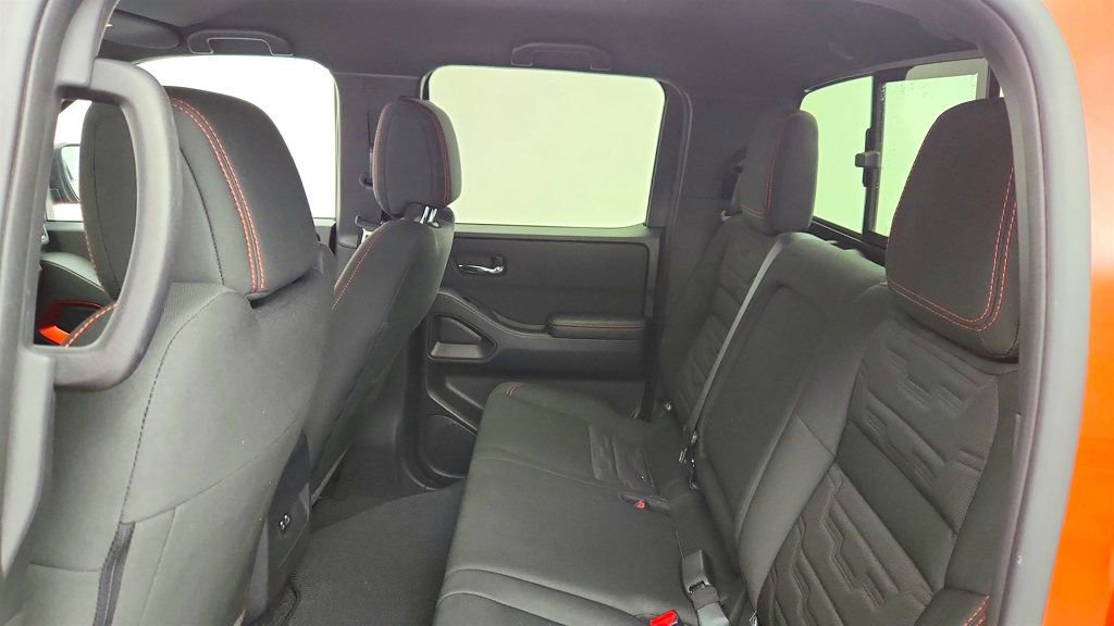 Used 2025 Nissan Frontier PRO-4X AWD/4WD image 19