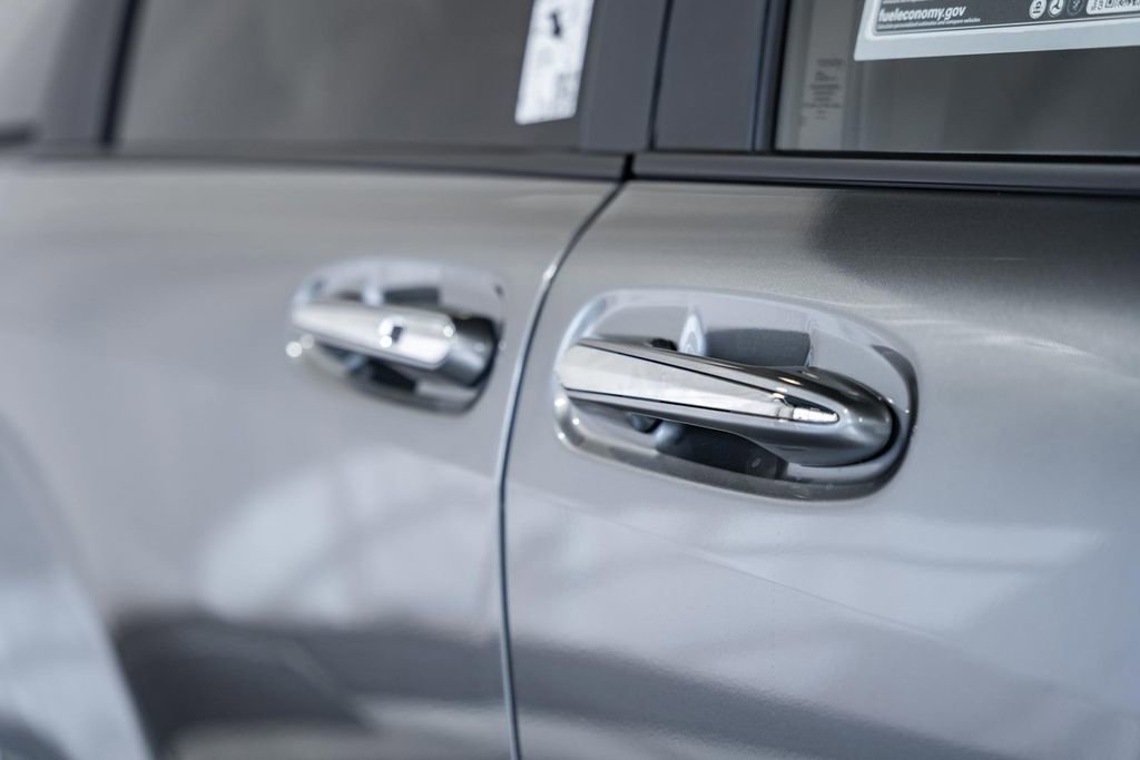 New 2026 Toyota Sienna Limited image 17