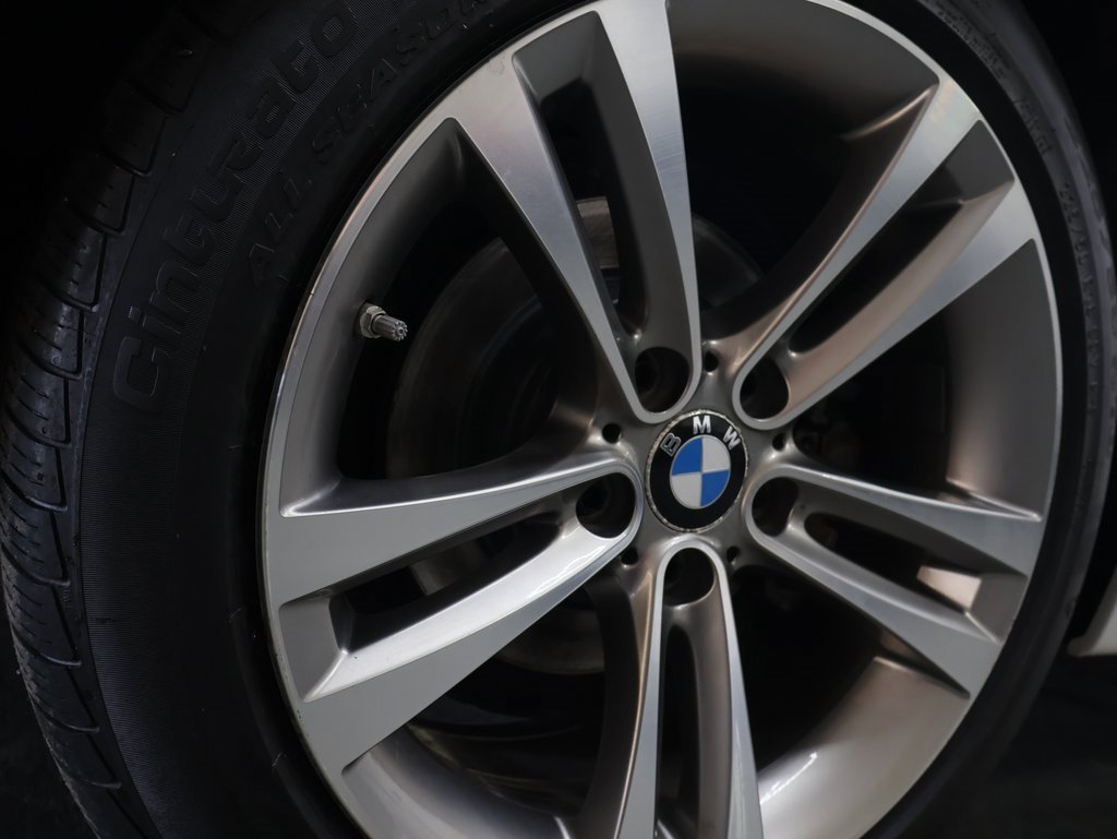Used 2017 BMW 330i Gran Turismo xDrive image 30