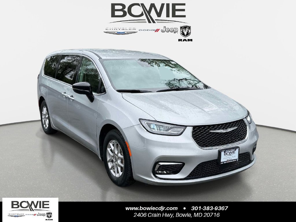 Used 2024 Chrysler Pacifica Touring-L FWD image 1