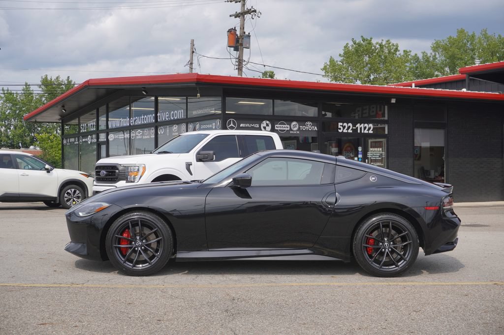 Used 2023 Nissan Z w/ Floor Mat Package (L93) RWD image 7