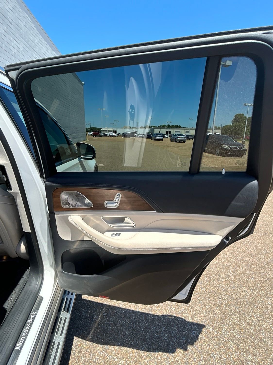 Used 2024 Mercedes-Benz GLS 450 4MATIC image 13