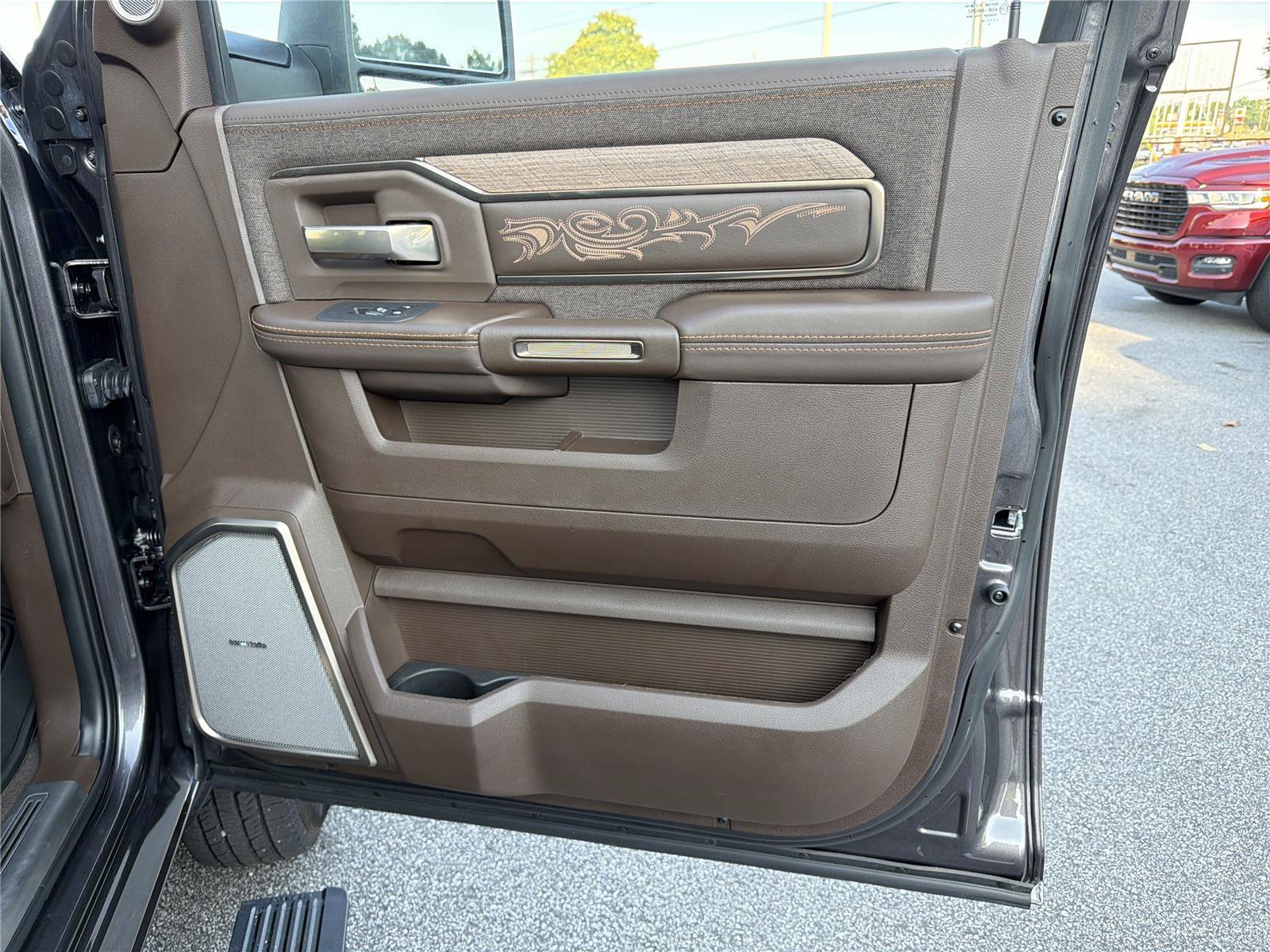 Used 2025 RAM 3500 Longhorn AWD/4WD image 14