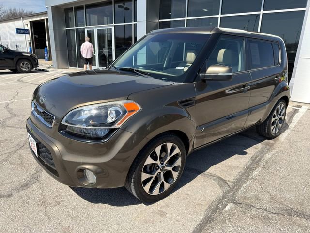 Used 2012 Kia Soul ! w/ Premium Pkg image 3