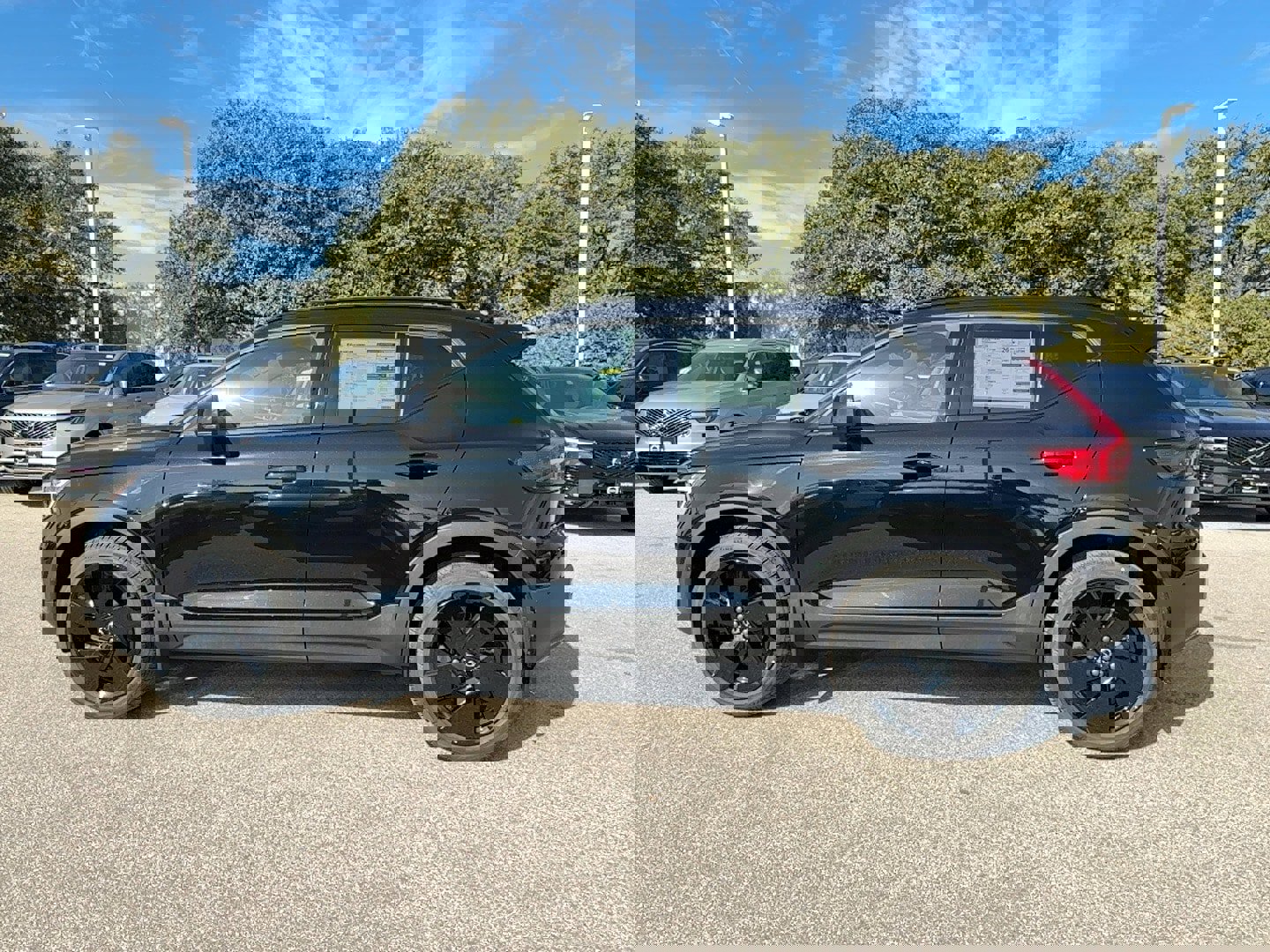 New 2026 Volvo XC40 B5 Ultra w/ Climate Package image 3