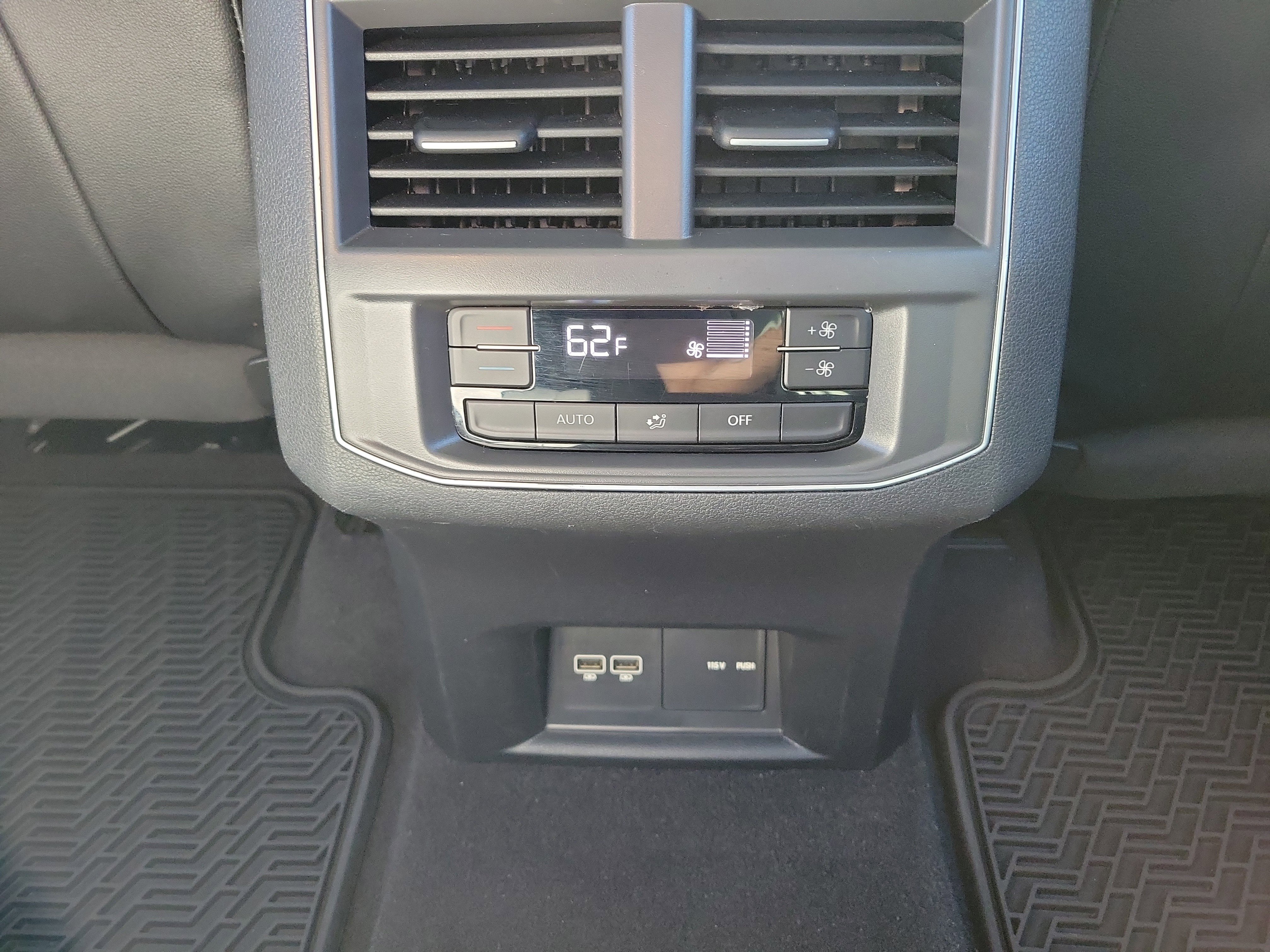 Used 2019 Volkswagen Atlas SEL image 18