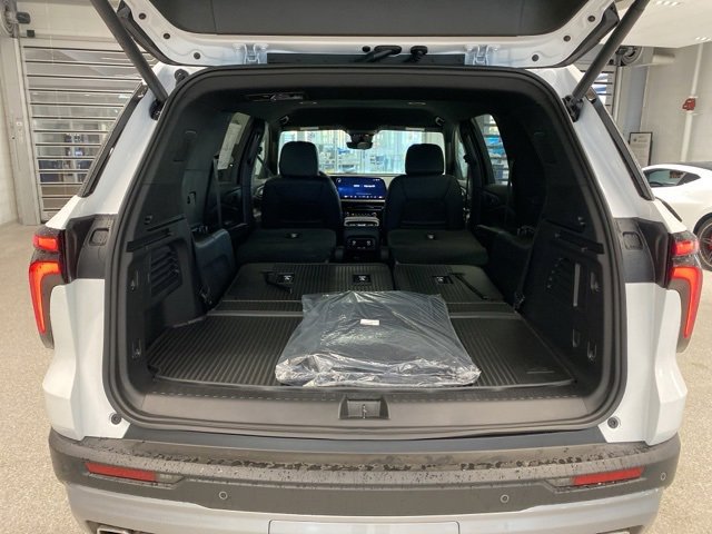 New 2026 Chevrolet Traverse LT w/ LPO, Floor Liner Package image 7