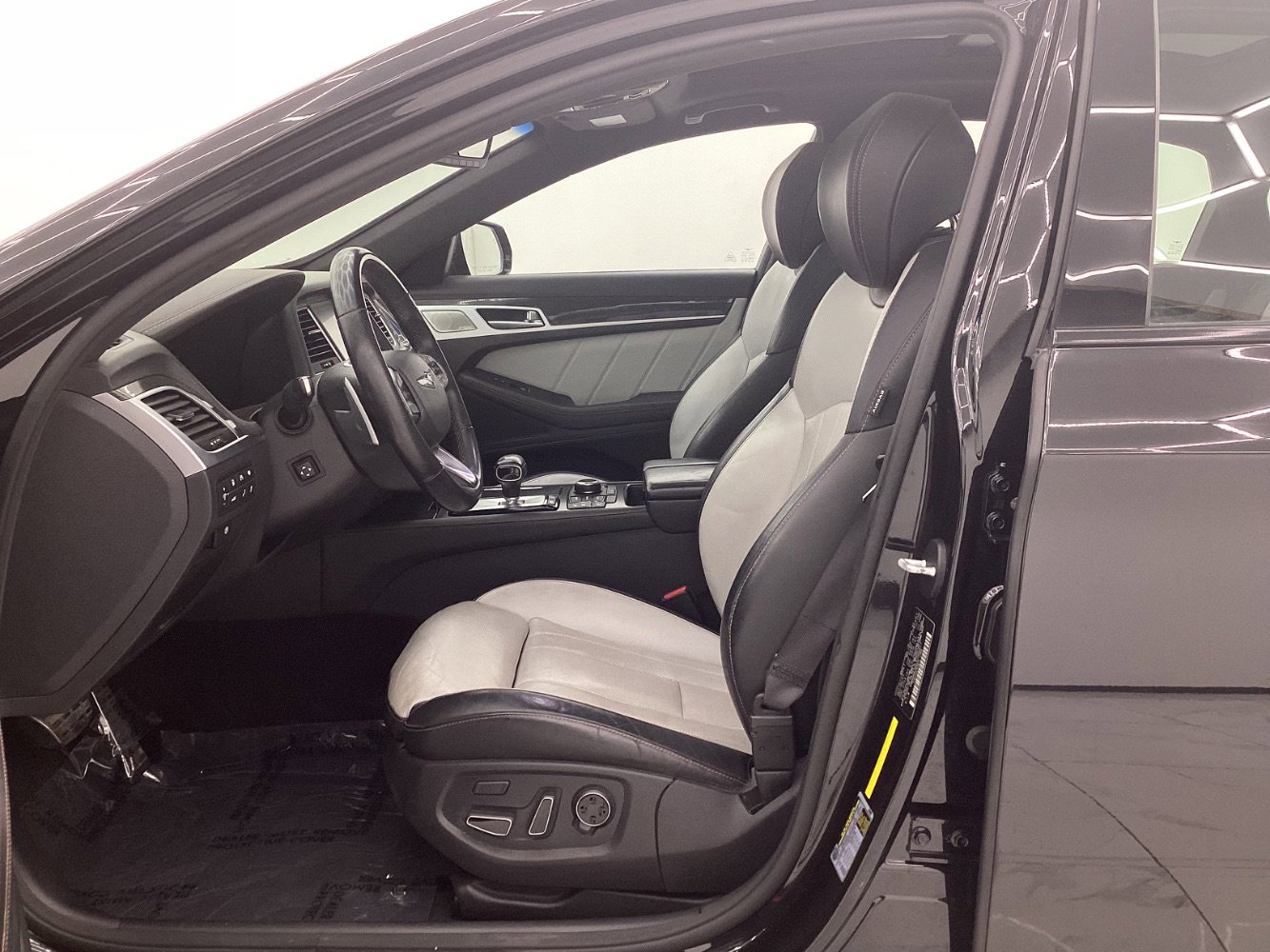 Used 2018 Genesis G80 3.3T Sport image 14