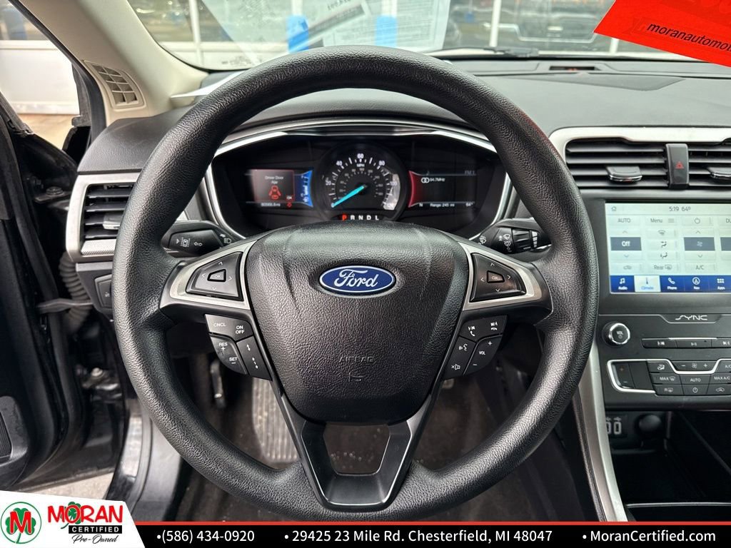Used 2020 Ford Fusion SE image 13