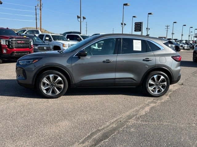 Used 2025 Ford Escape Platinum AWD/4WD image 2