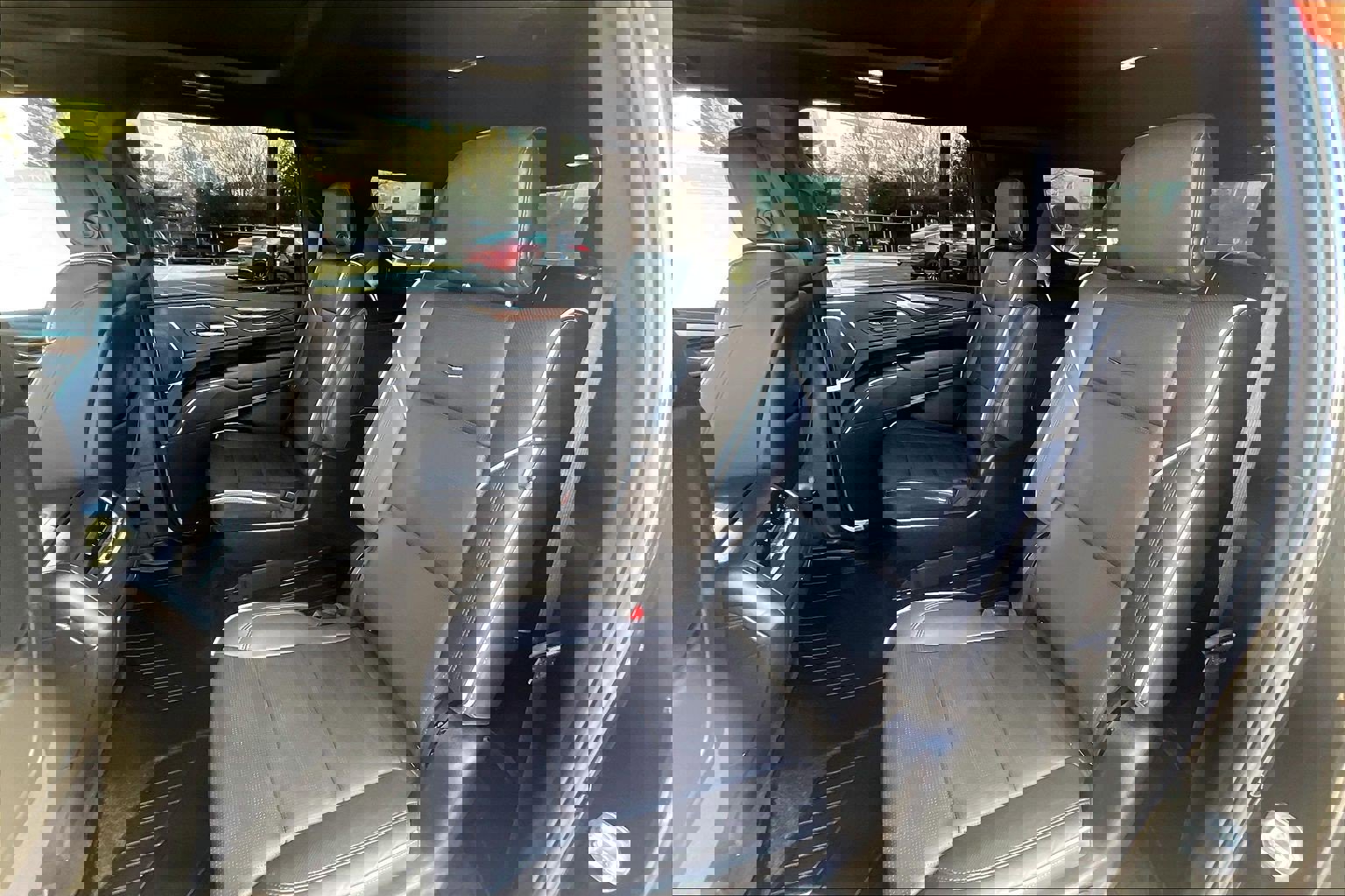 Used 2024 Cadillac Escalade ESV Premium Luxury image 25