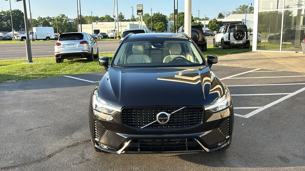 Used 2024 Volvo XC60 B5 Plus w/ Protection Package Premier AWD/4WD image 5