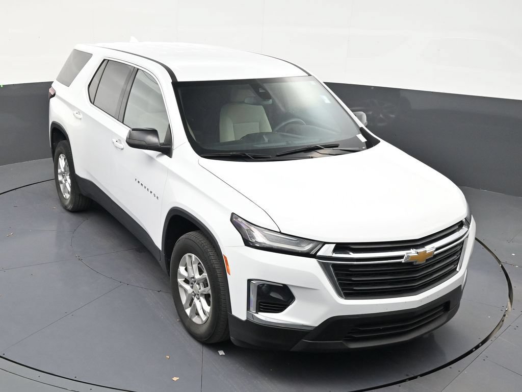 Used 2023 Chevrolet Traverse LS FWD image 17